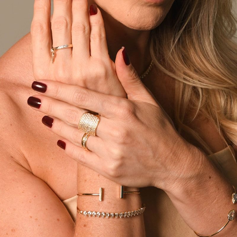 Anel Cravejado Largo Folheado a Ouro 18k
