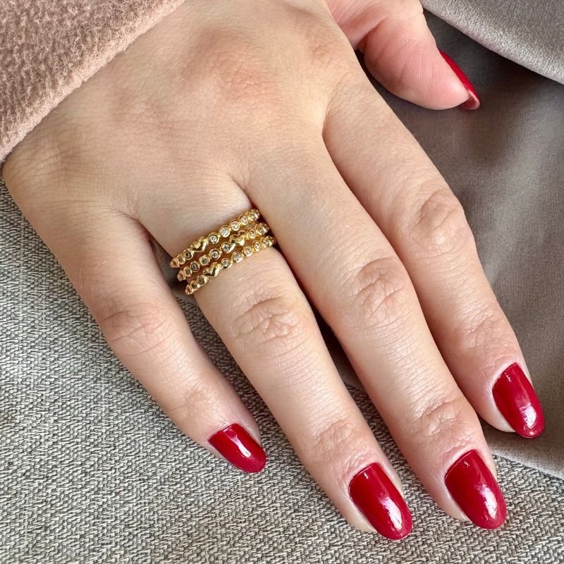 Anel Elos Cravejados com Mini Corações Folheado a Ouro 18k