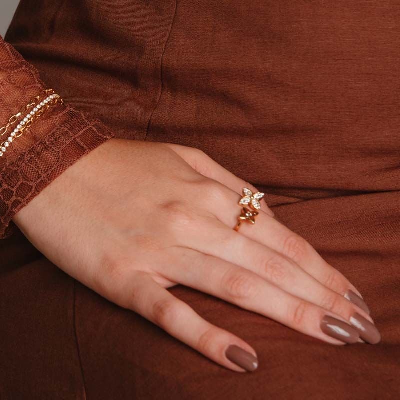 Anel Regulável com Flores Cravejadas Folheado a Ouro 18k
