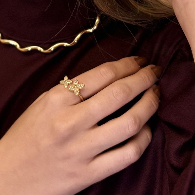 Anel Regulável com Flores Cravejadas Folheado a Ouro 18k