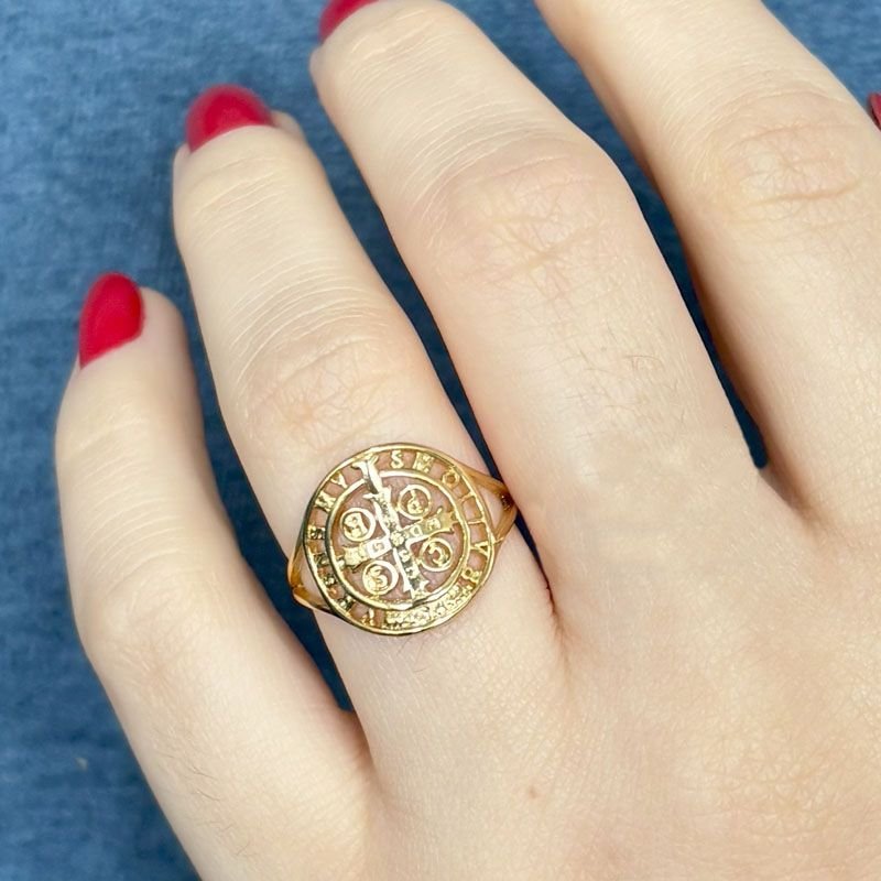 Anel São Bento Folheado a Ouro 18k