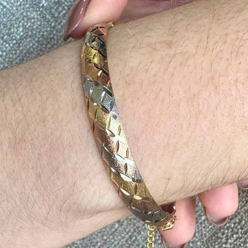 Bracelete Largo Diamantado com Fecho Folheado a Ouro 18k