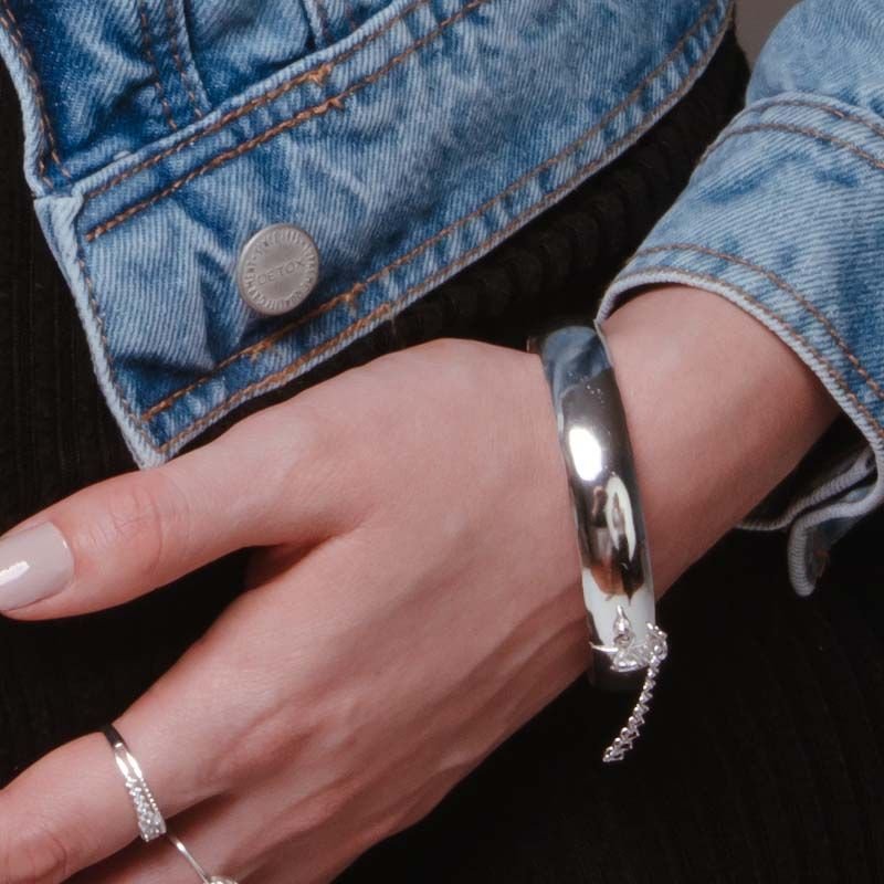 Bracelete Largo Liso com Brilho Sofisticado Folheado a Prata 925