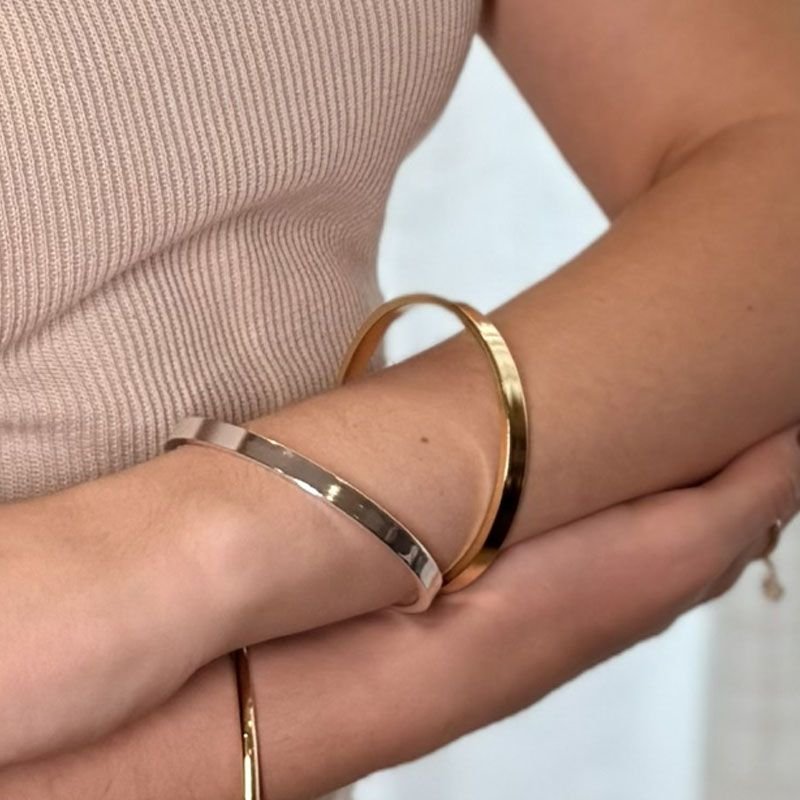 Bracelete Liso de Perfil Reto Folheado a Ouro 18k