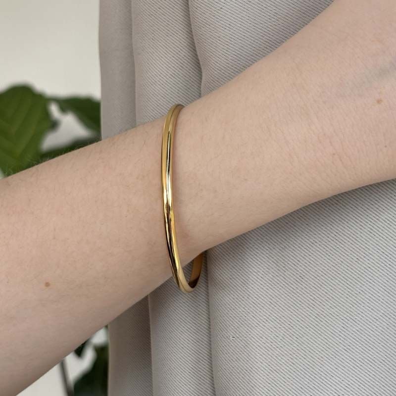 Bracelete Liso Sofisticado Folheado a Ouro 18k