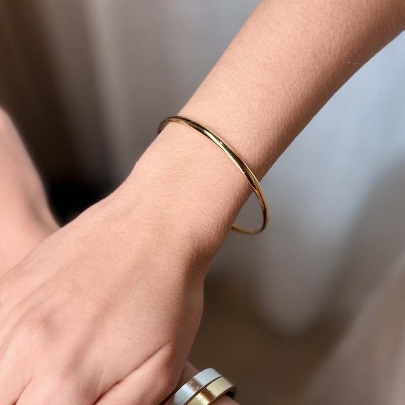 Bracelete Liso Sofisticado Folheado a Ouro 18k