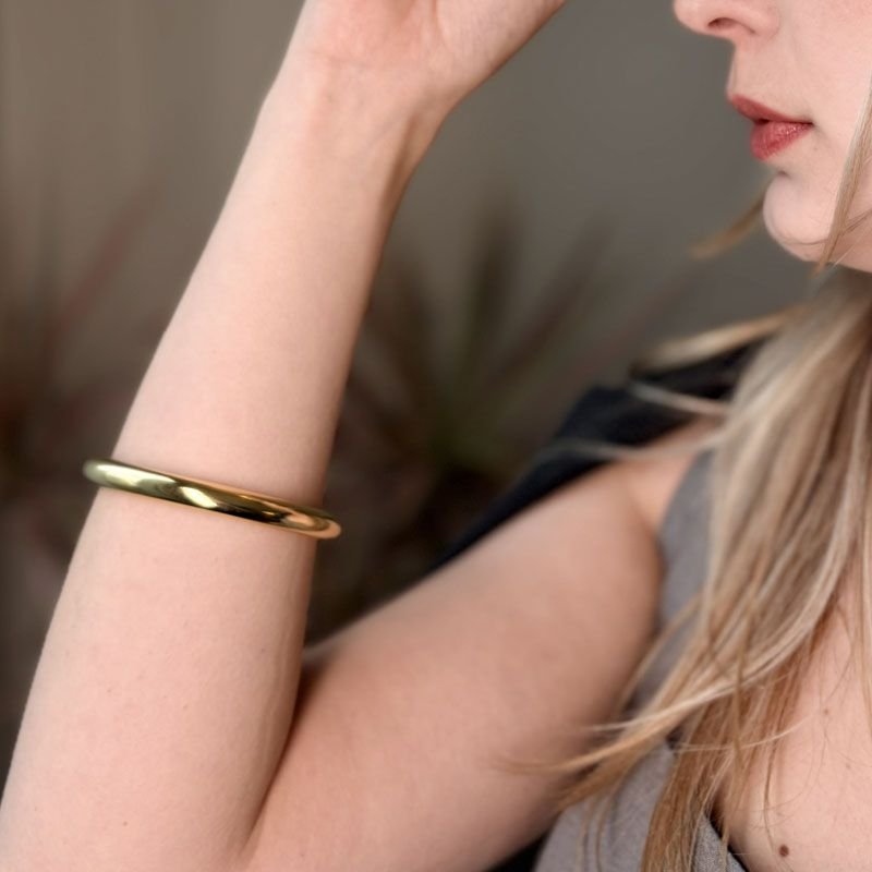Bracelete Liso Tubular Folheado a Ouro 18k