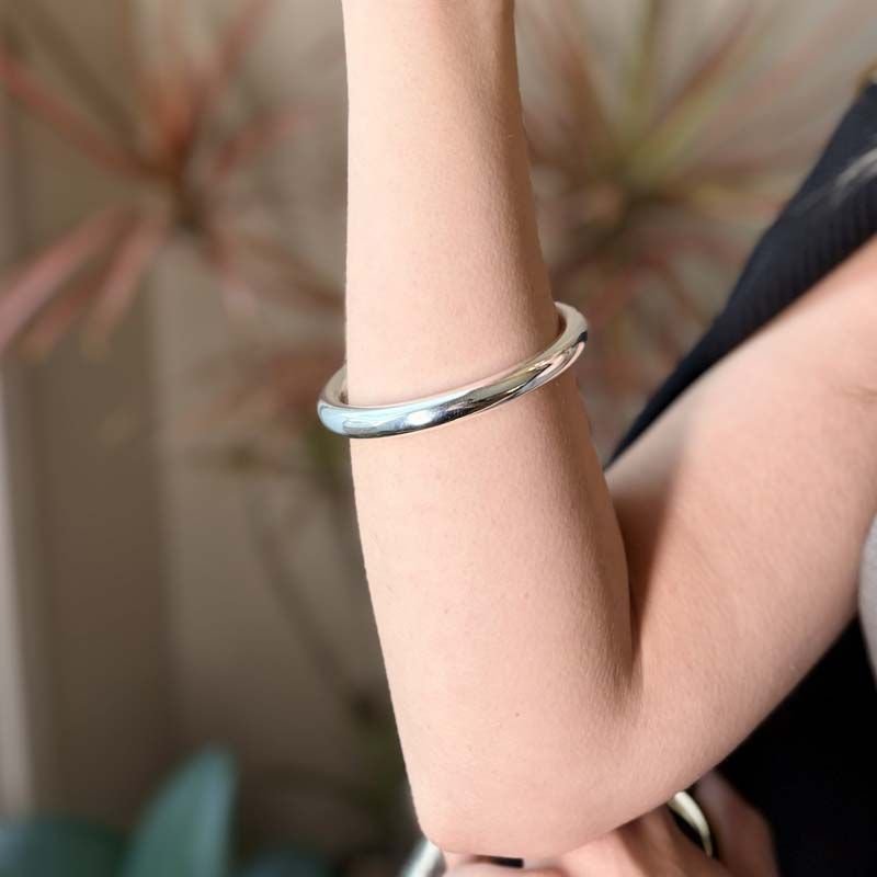 Bracelete Liso Tubular Folheado a Prata 925