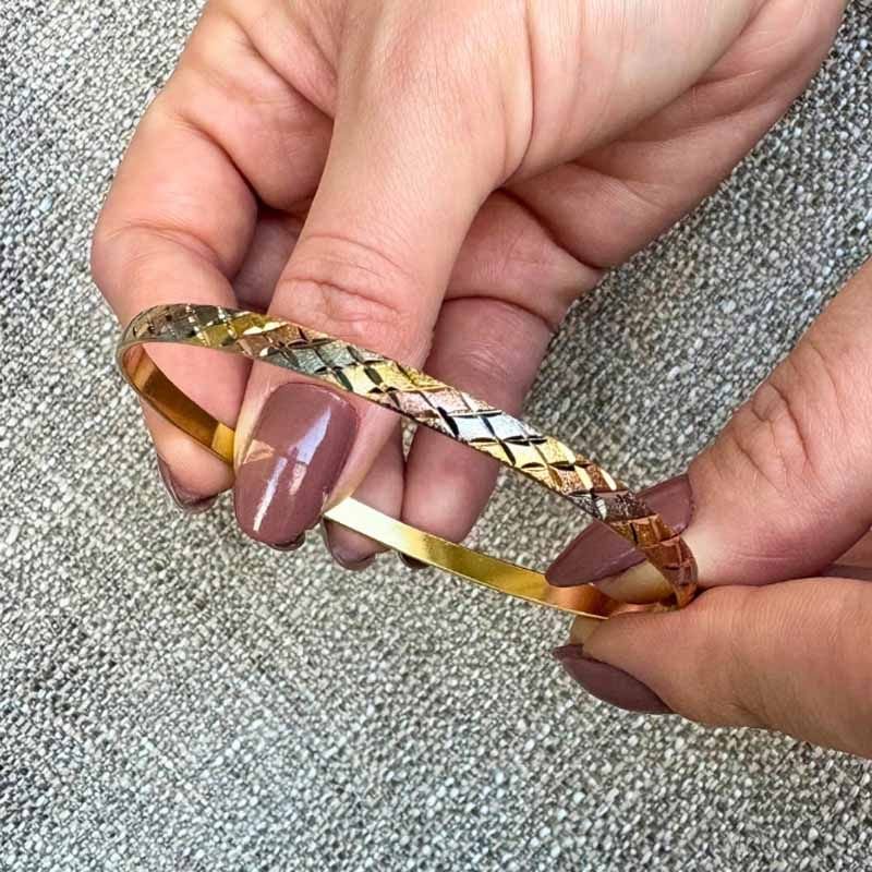 Bracelete Redondo Detalhes Diamantado Folheado a Ouro 18k