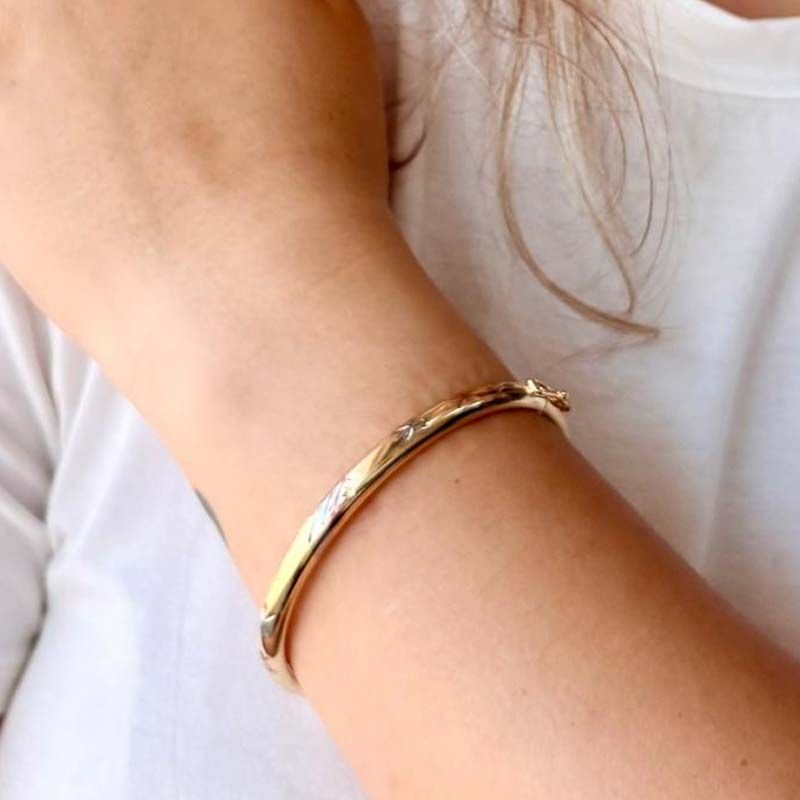 Bracelete Redondo Liso com Fecho Folheado a Ouro 18k