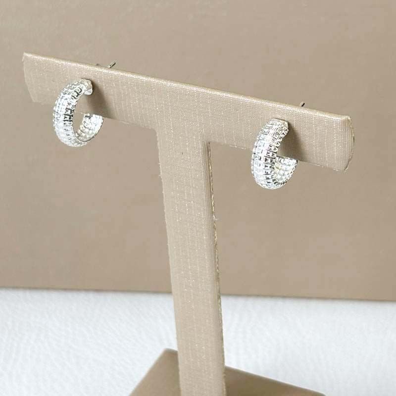 Brinco de Argola 1,0cm Detalhado Folheado a Prata 925