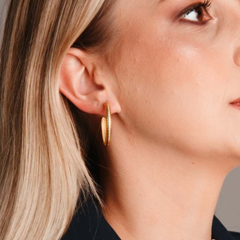 Brinco de Argola 3,0cm Detalhado Folheado a Ouro 18k
