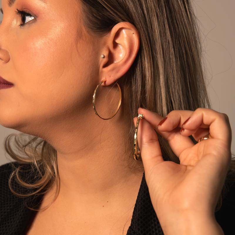 Brinco de Argola com Estampa Folheado a Ouro 18k