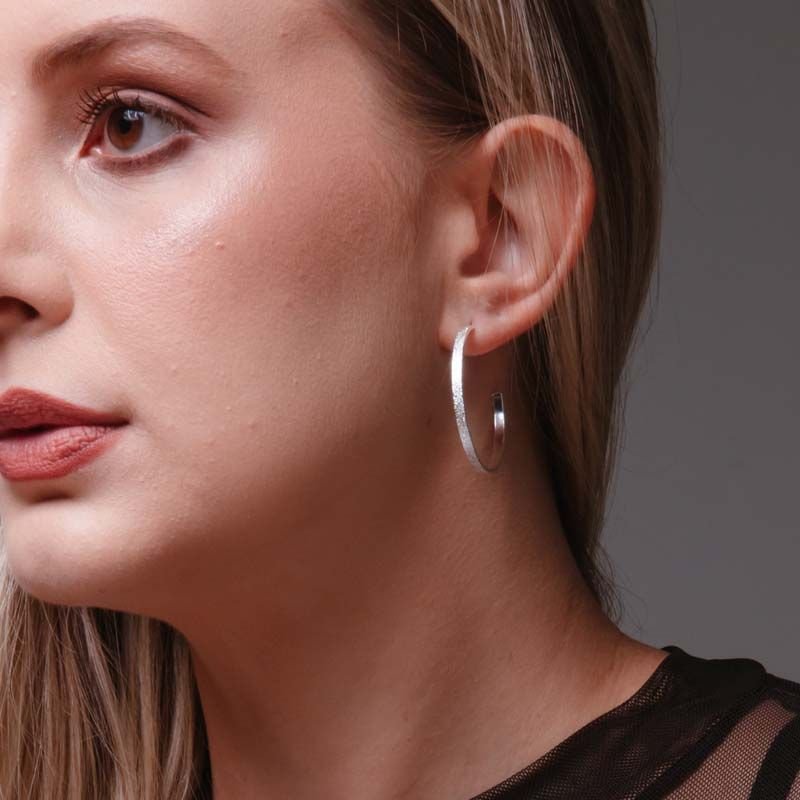 Brinco de Argola Fosca Folheado a Prata