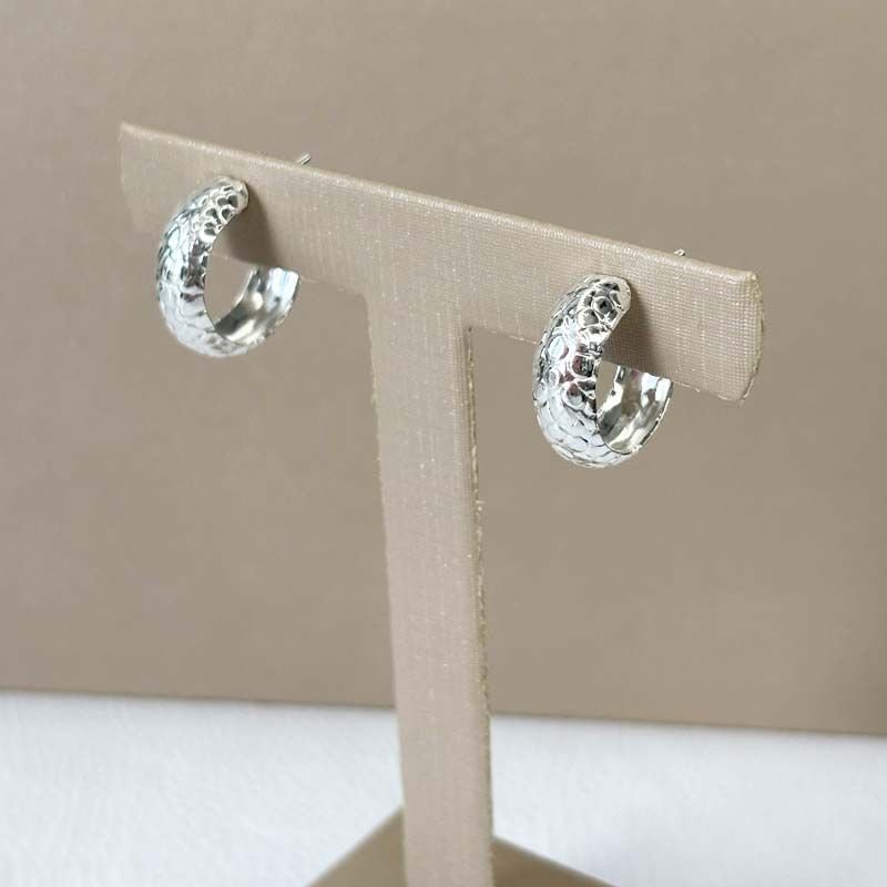 Brinco de Argola Textura Orgânica 1,5cm Folheado a Prata 925