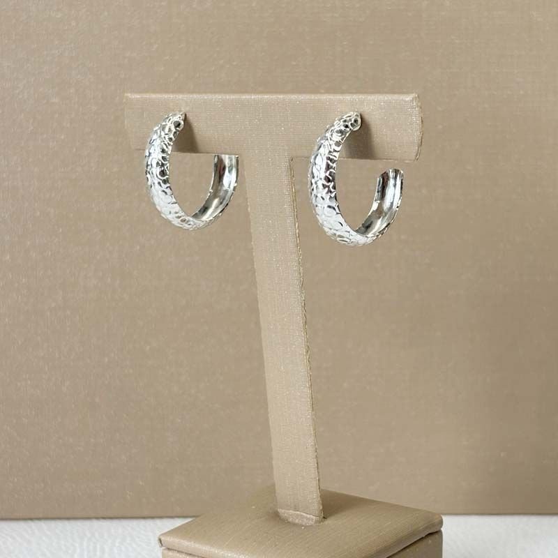Brinco de Argola Textura Orgânica 2,0cm Folheado a Prata 925
