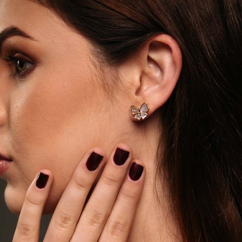 Brinco de Borboleta Com Zircônias e Madrepérola Folheado a Ouro 18k