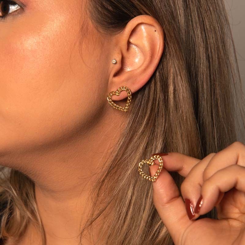 Brinco de Coração Design de Corrente Folheado a Ouro 18k