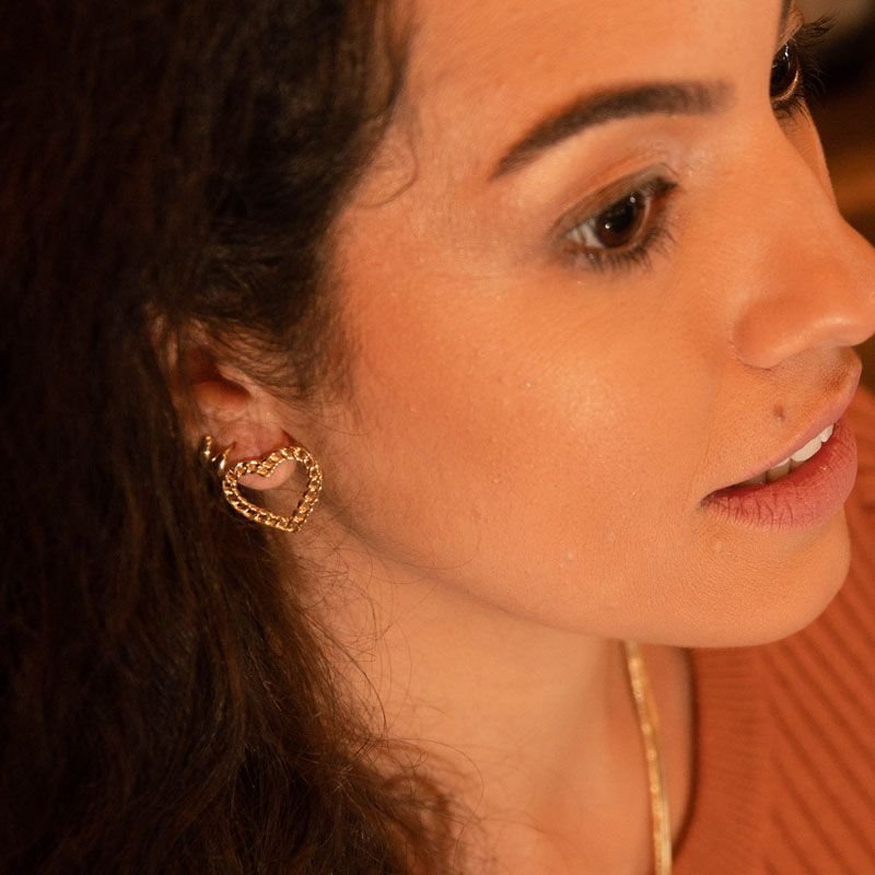 Brinco de Coração Design de Corrente Folheado a Ouro 18k