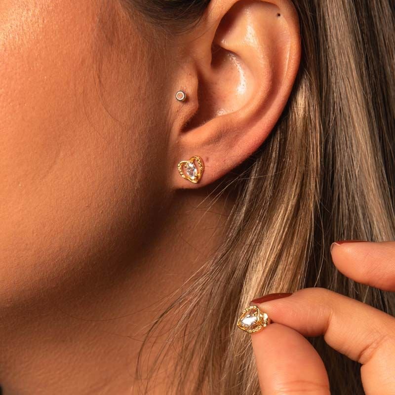 Brinco de Coração Infantil com Zircônia Folheado a Ouro 18k