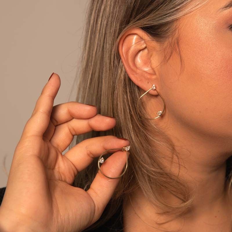 Brinco de Gota com Zircônias Folheado a Ouro 18k