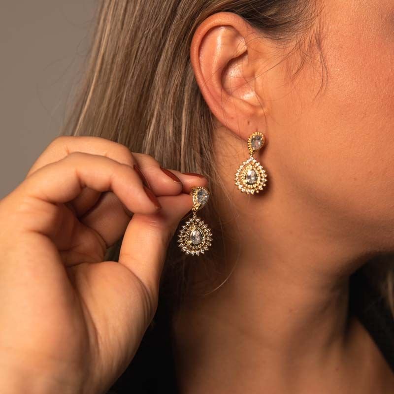 Brinco Gotas de Zircônias Folheado a Ouro 18k