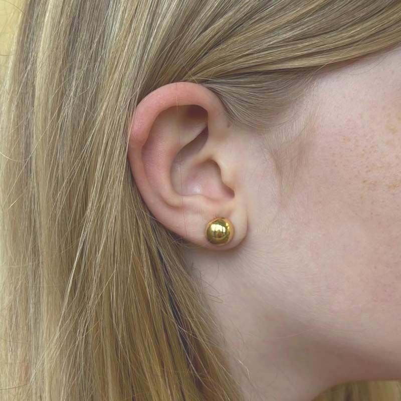 Brinco Meia Bola Lisa 1,0cm Folheado a Ouro 18k