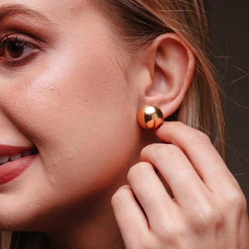 Brinco Meia Bola Lisa 1,7cm Folheado a Ouro 18k