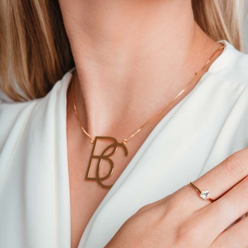 Colar Monograma Personalizado Duas Letras Grandes Folheado a Ouro 18k