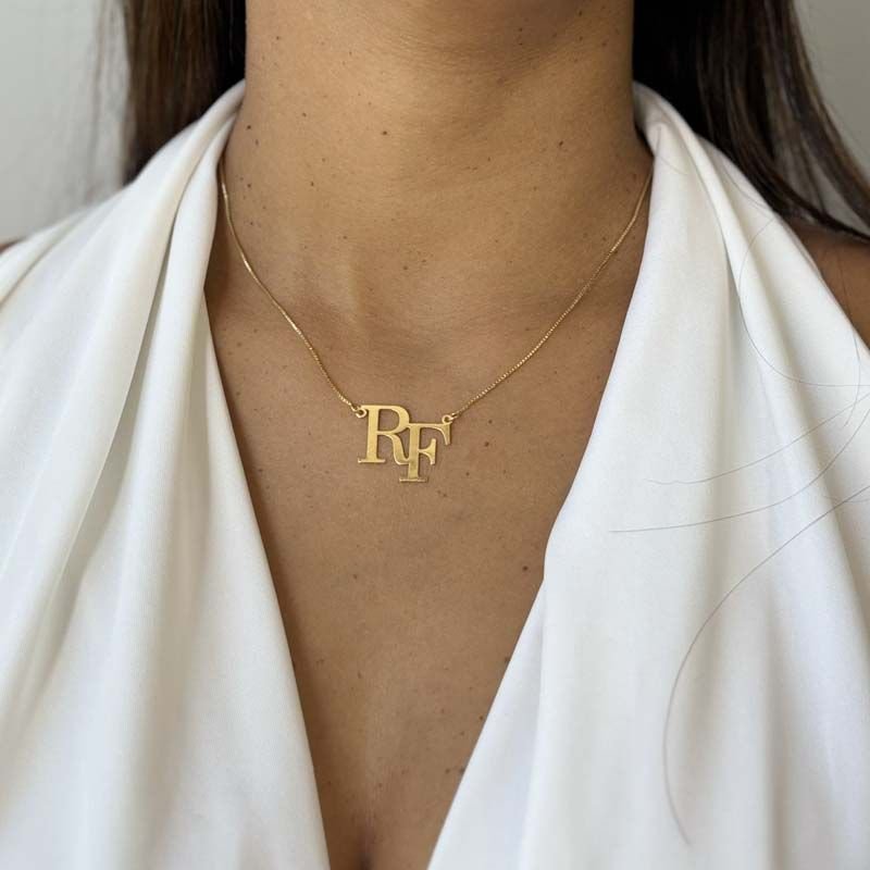 Colar Monograma Personalizado Duas Letras Pequenas Folheado a Ouro 18k