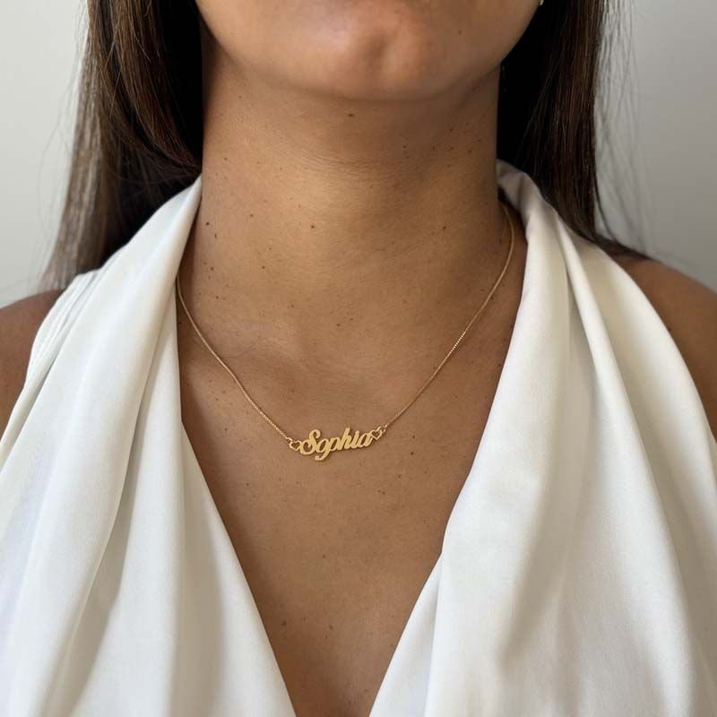 Colar Personalizado com Nome Detalhe Corações Folheado a Ouro 18k