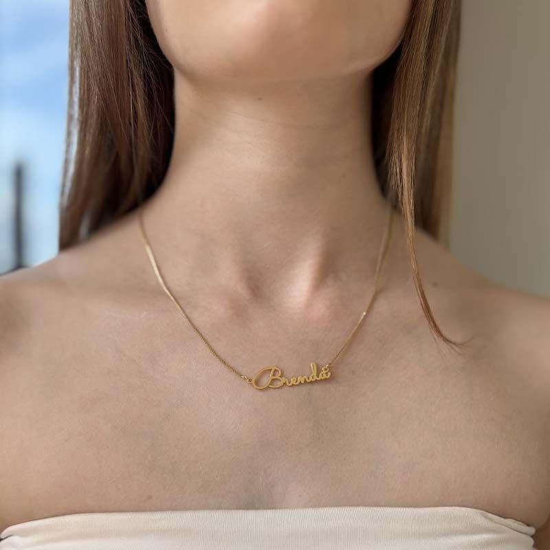 Colar Personalizado com Nome Fonte Fina e Delicada Folheado a Ouro 18k