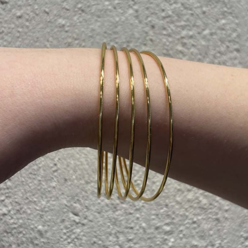 Kit Com 5 Braceletes de Fio Redondo Folheado a Ouro 18k