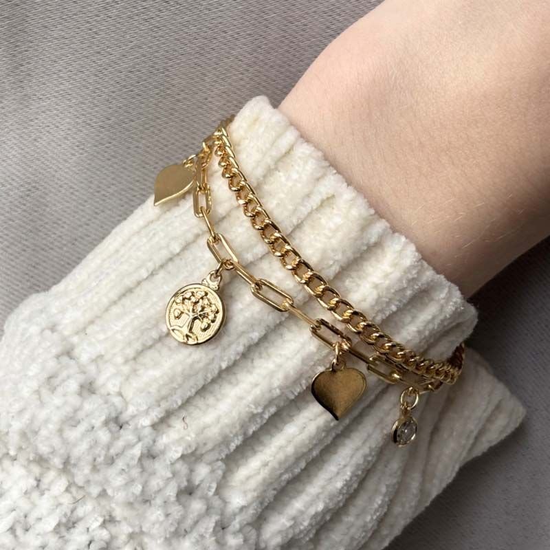 Pulseira com Pingentes Delicados em Correntes Duplas Folheada a Ouro 18k