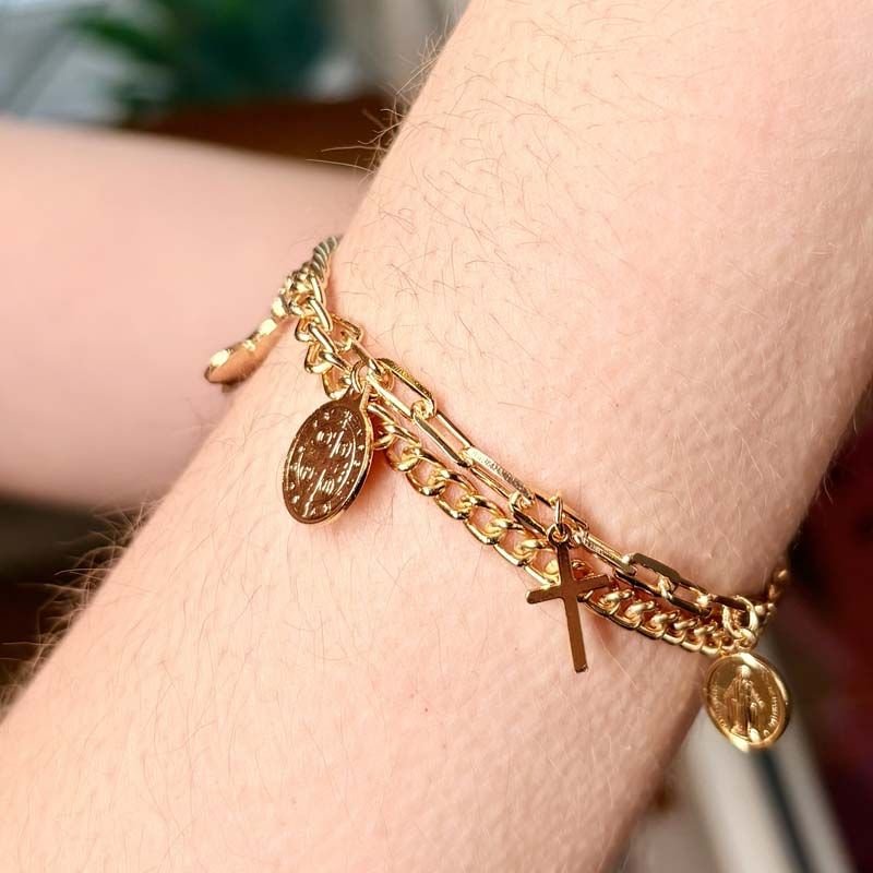 Pulseira com Pingentes em Correntes Duplas Folheada a Ouro 18k