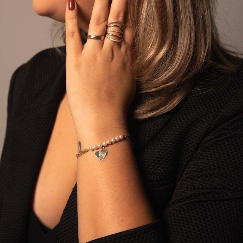 Pulseira de Pérolas e Coração Folheada a ouro 18k